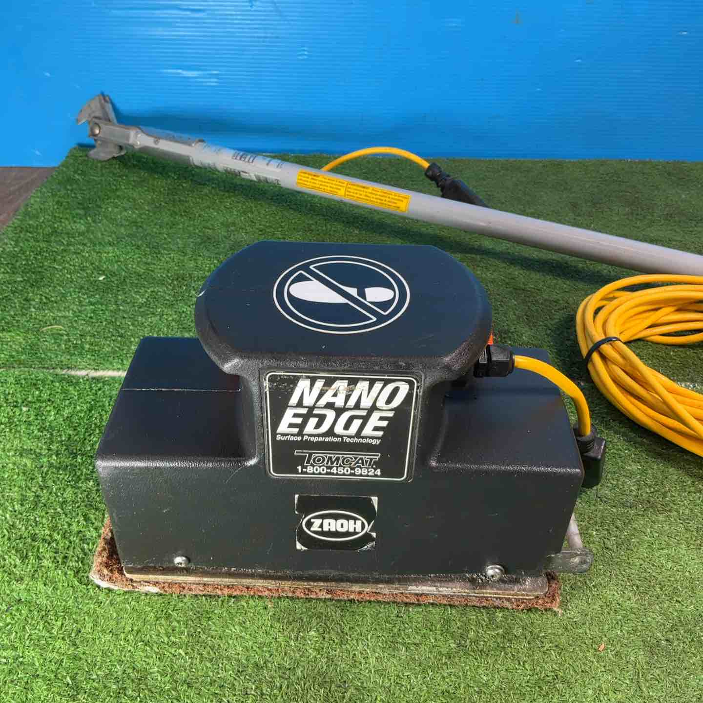 【中古品】蔵王産業(ZAOH) 超小型 振動ポリッシャー ナノエッジ NANO EDGE モップ式 パッド付【岩槻店】 蔵王産業(ZAOH) 超小型 振動ポリッシャー ナノエッジ NANO EDGE モップ