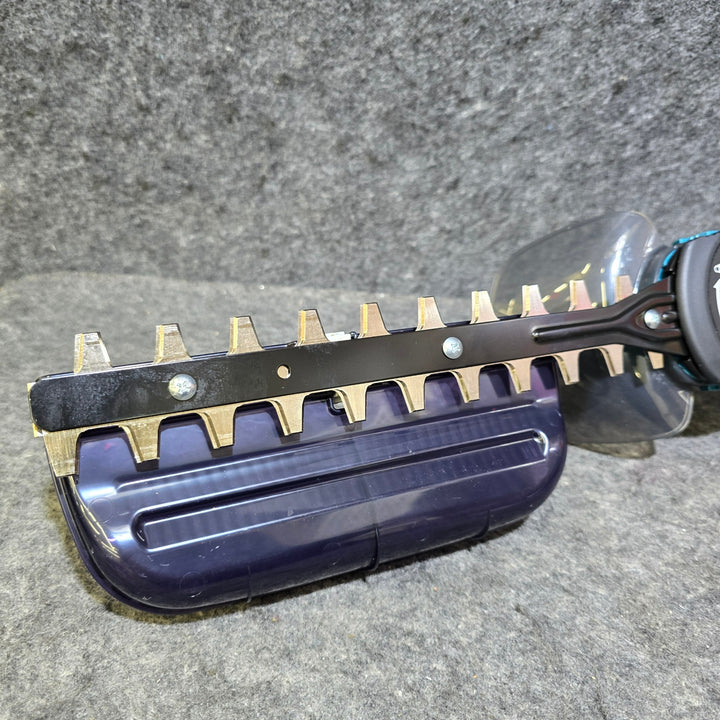 【未使用品】マキタ(makita) コードレスミニ生垣バリカン MUH267DRF【桶川店】