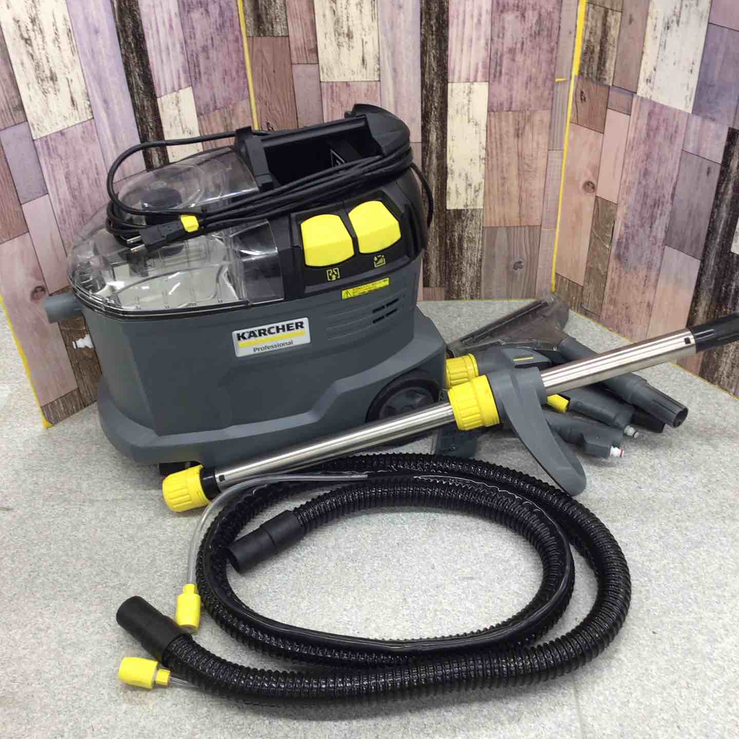 ◇ケルヒャー(KARCHER) カーペットクリーナー Puzzi8/1C【八潮店