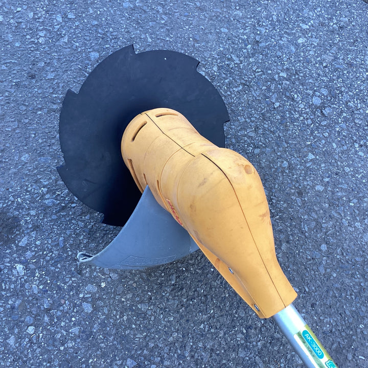 【店頭受取り限定】 リョービ(RYOBI) 刈払機 草刈機 AK-3000 【東大和店】