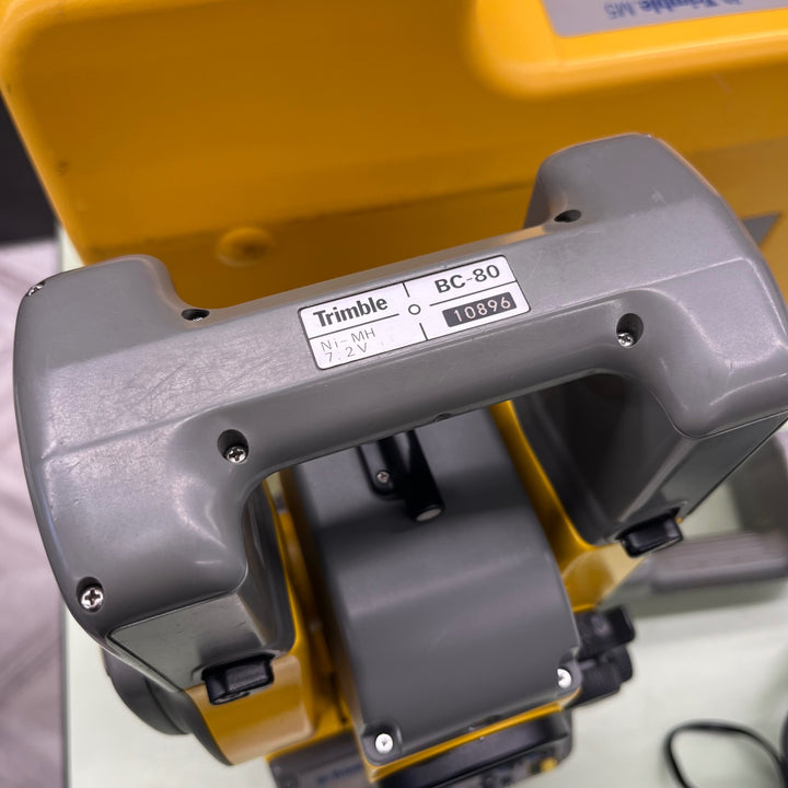 Trimble トリンブル トータルステーション M5 2NPL 測量機器 バッテリー 1個、充電コード付【越谷店】