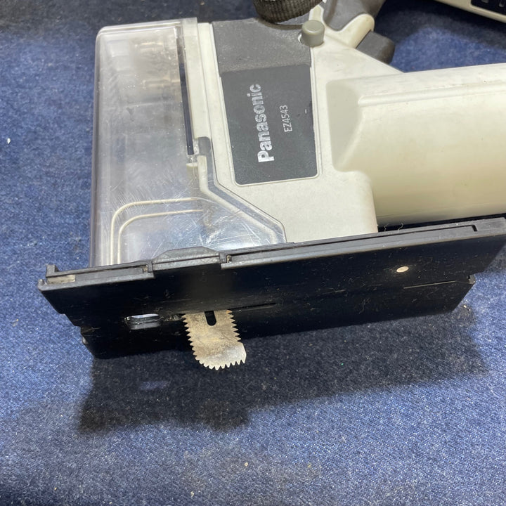 ○パナソニック(Panasonic)  コードレス角穴カッター EZ4543LR1S-B【八潮店】
