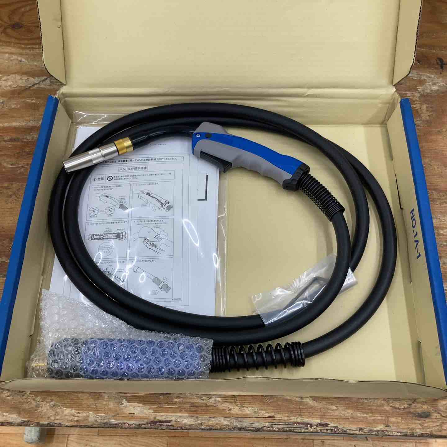 ダイヘン CO2/MAG溶接 ブルートーチ 大型ハンドル 350A 3m長 BT3510-30 溶接用トーチ部品【柏店】 ダイヘン CO2/MAG溶接 ブルートーチ 大型ハンドル 350A 3m長 BT3510-30