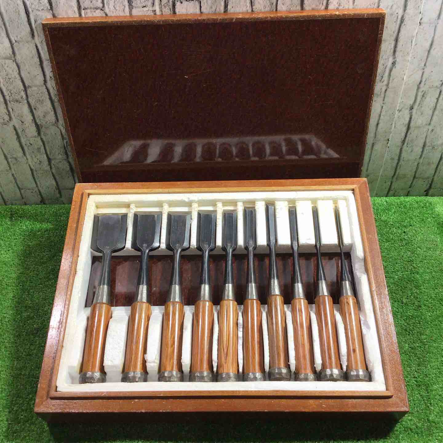 【中古品】石流 追入鑿10本組 箱付属 【川口店】 石流 追入鑿10本組 箱付属 【川口店】 – アクトツールオンラインショップ