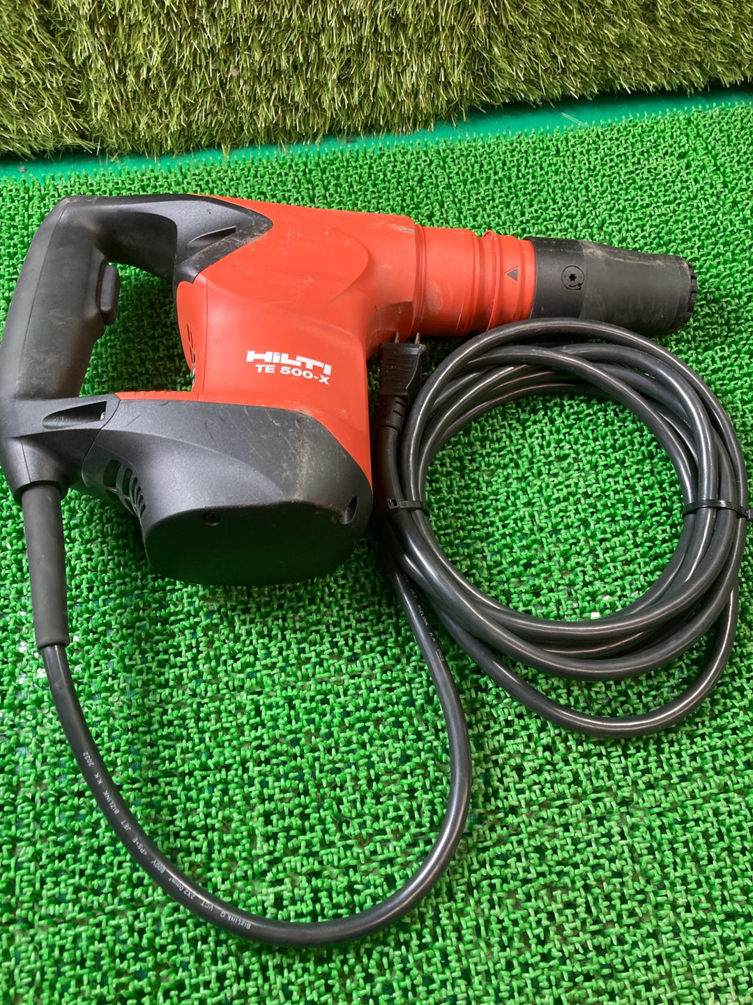 〇ヒルティ(HILTI) 電動ハンマ TE500-X チャックタイプ: HEX 17 六角軸 重量4.8kg【川口店】