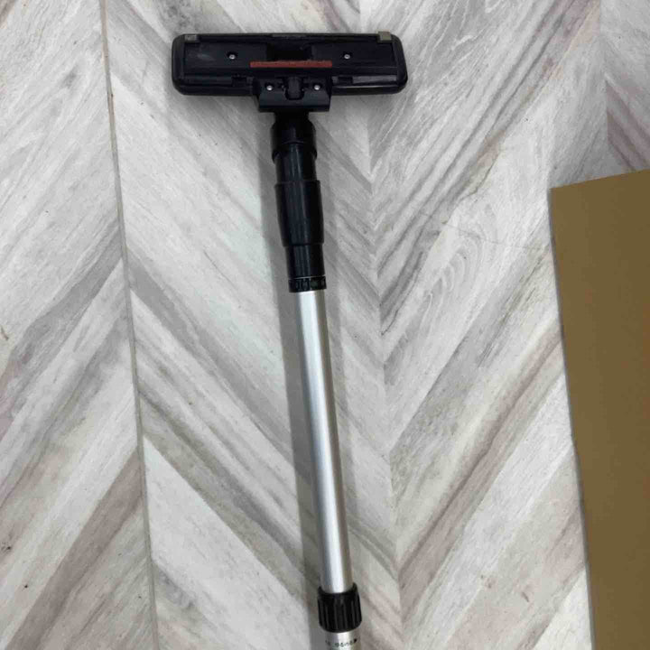 ◇パナソニック(Panasonic) 工事用充電フロアクリーナー EZ3744【越谷店】