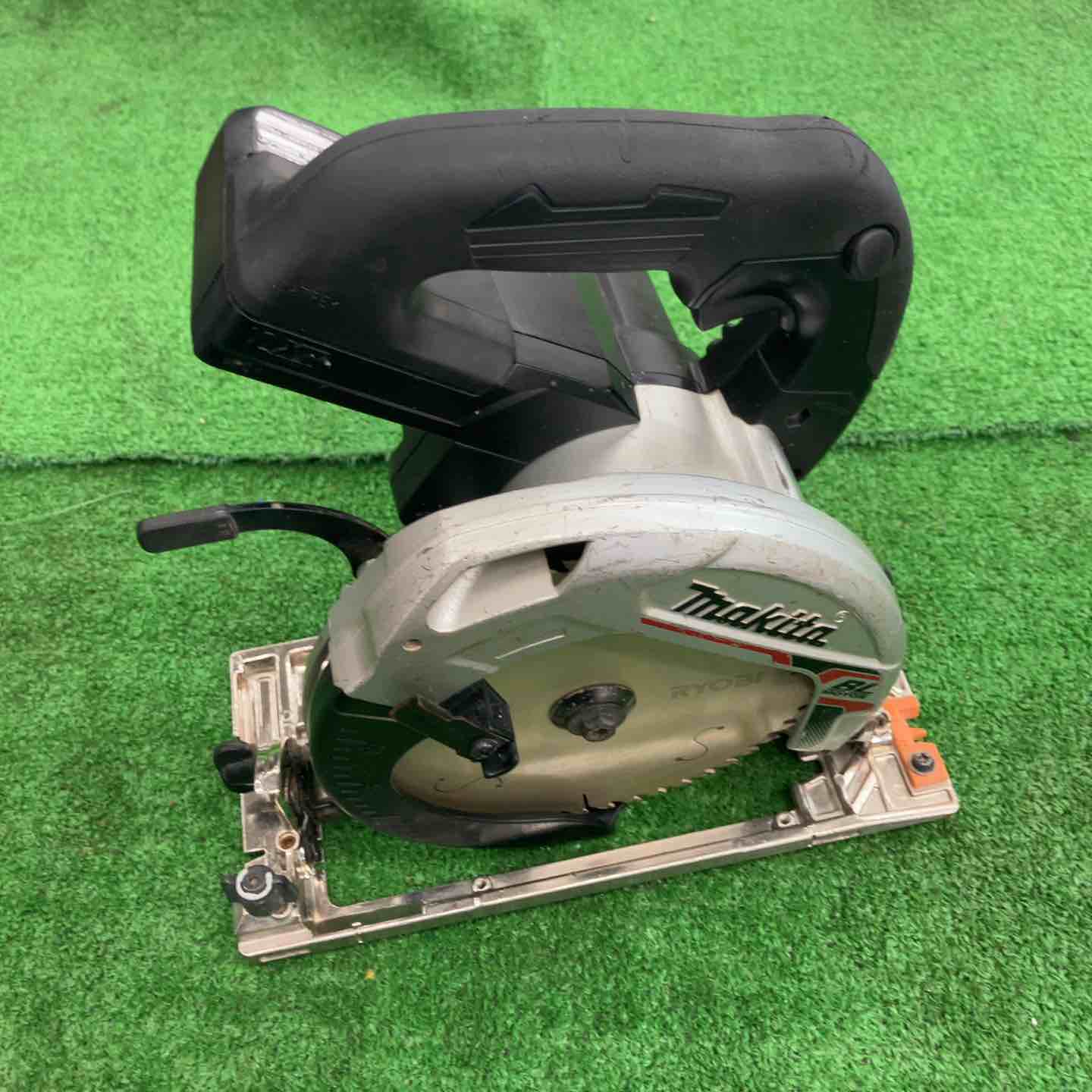 中古品】 マキタ/makita コードレス丸ノコ・HS631DZB 【桶川店 