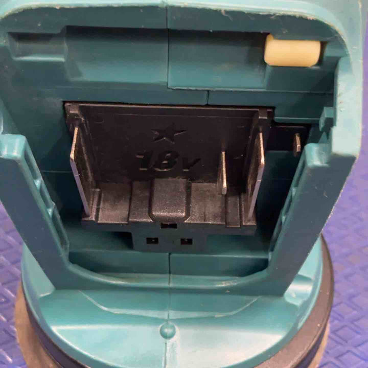 ★マキタ(makita) コードレスランダムオービットサンダ BO180DZ【草加店】