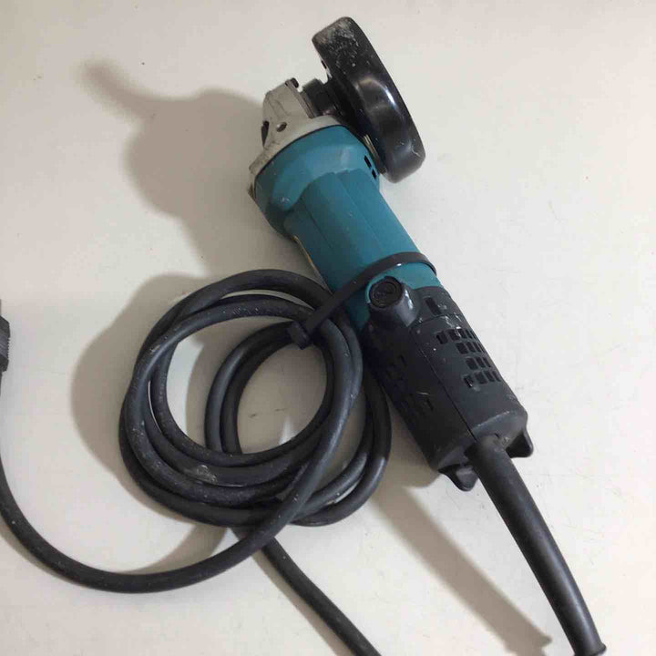 ☆マキタ(makita) 100mmディスクグラインダ 9533B【戸田店】