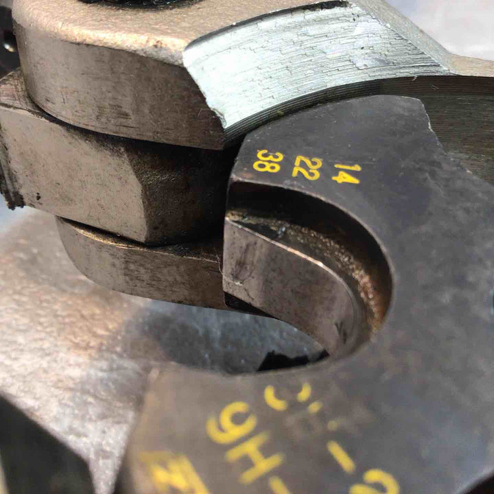 ◇泉精器(IZUMI) 手動油圧式圧着工具 9H-150【八潮店】