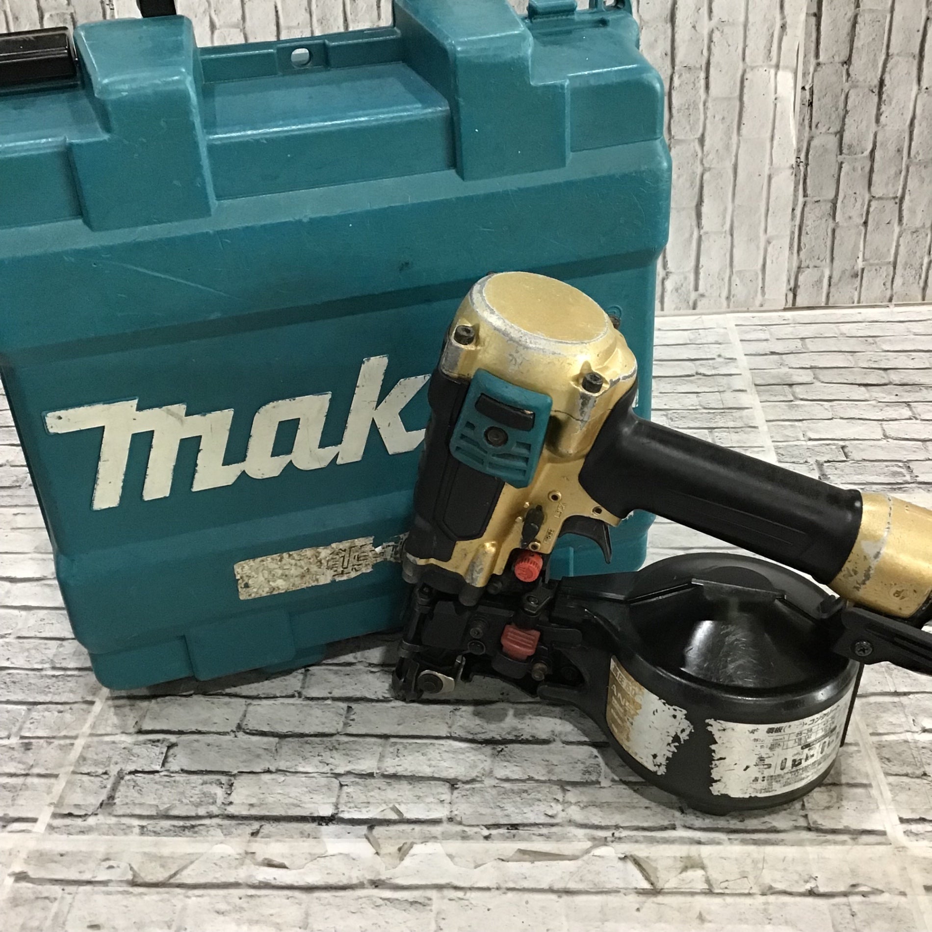 【中古品】マキタ(makita)50mm 高圧エア釘打 エアダスタ付 ゴールド AN533HSP1【東大和店】 中古品】マキタ(makita)50mm 高圧エア釘打 エアダスタ付 ゴールド