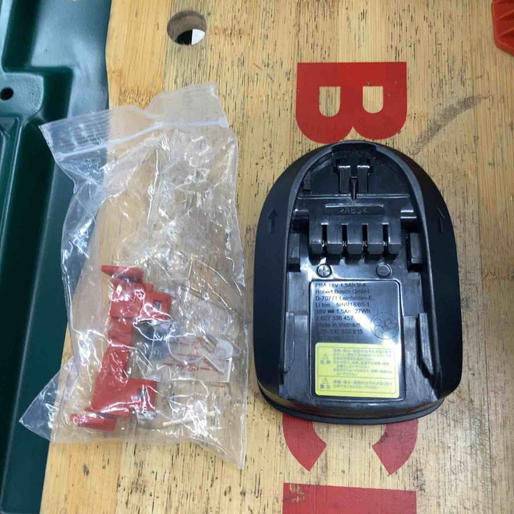【店頭受取り限定】BOSCH 3点セット ジグソーガイド(PLS300) ワークベンチ(PWB600) ジグソー(PST18LIH )バッテリー18V1.5Ah×1【越谷店】