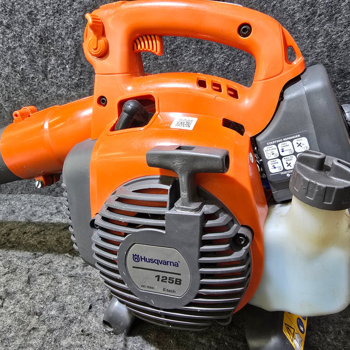 【中古品・発送可!】ハスクバーナ・ゼノア(Husqvarna) エンジンブロワ 125B ノズル付き!【桶川店】