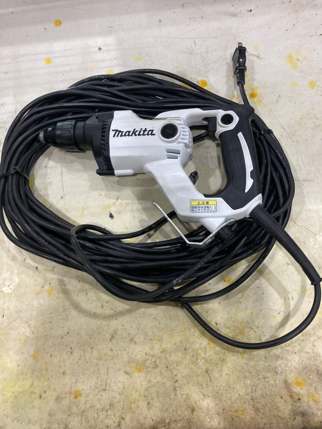 ☆マキタ(makita) ボード用スクリュードライバ FS6100W 回転数 6,000 min-1(回転 / 分)【川口店】