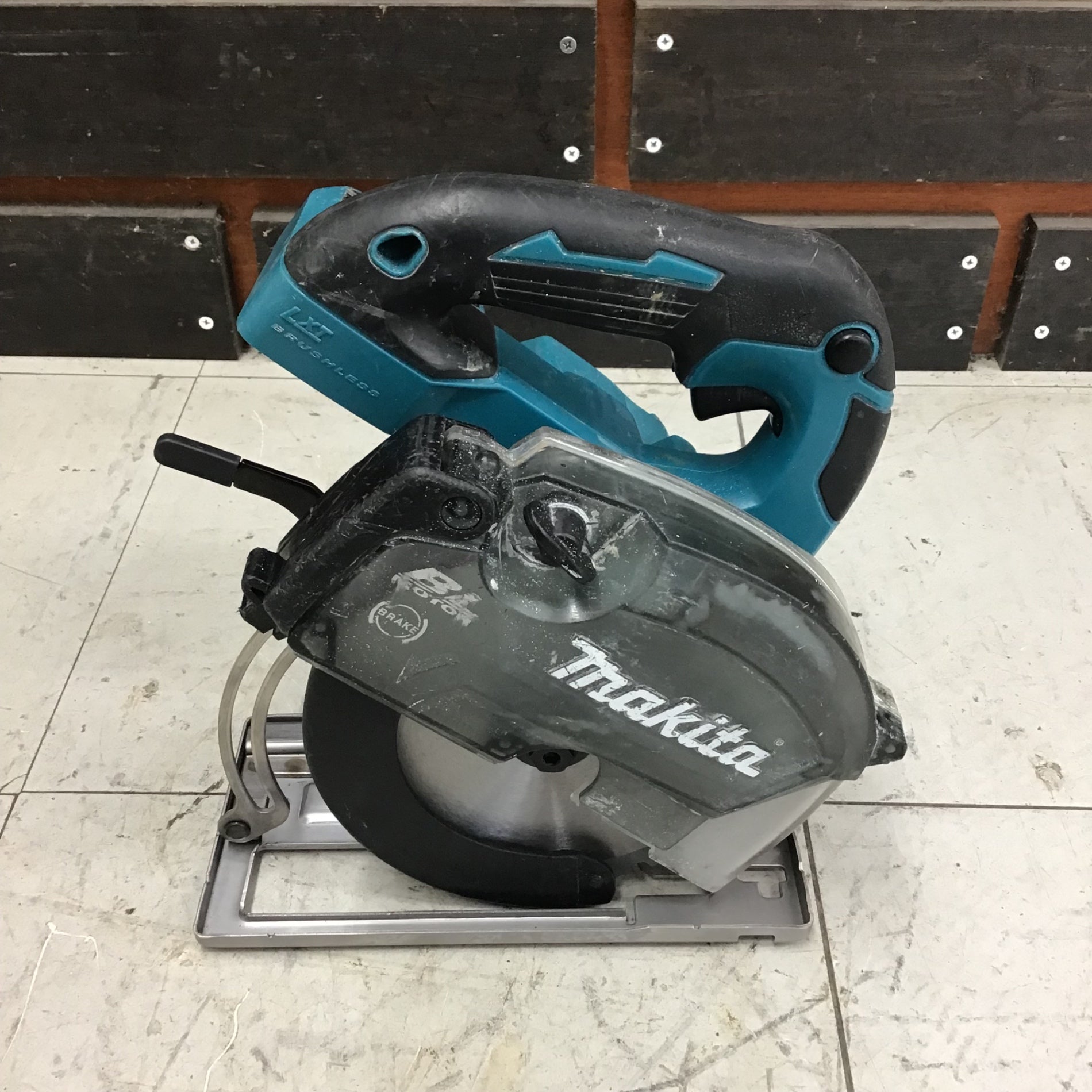 【中古品】◎部品交換済み◎ マキタ/makita コードレスチップソーカッター・CS553DZ 【鴻巣店】 – アクトツールオンラインショップ