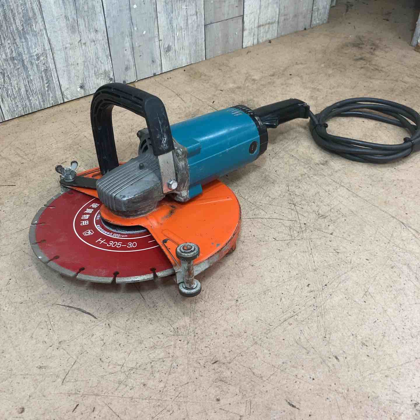 中古品】マキタ(makita) 10型カッター 切断機 4110B【東大和店 