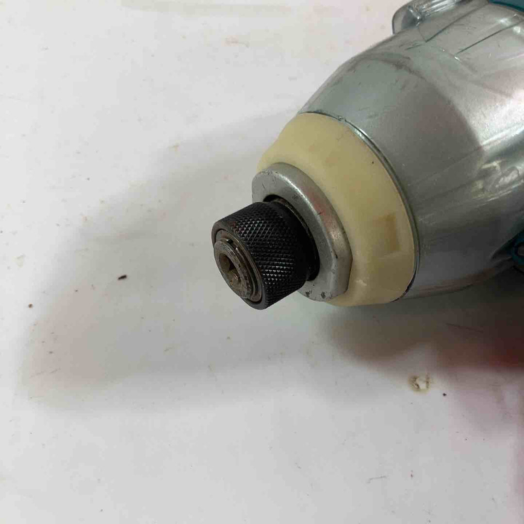 ☆マキタ(makita) インパクトドライバ TD0220【川崎店】