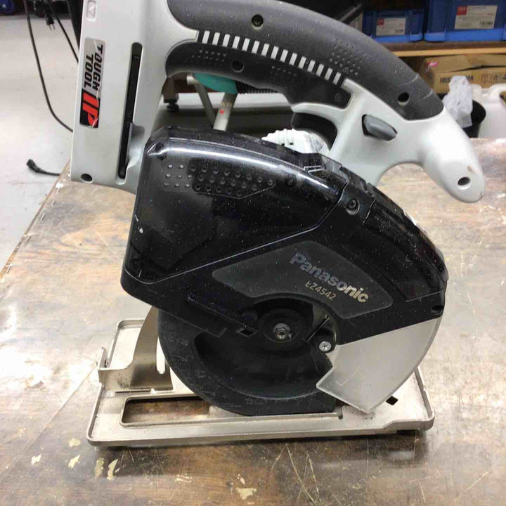 ◇パナソニック(Panasonic) コードレスチップソーカッター EZ4542X 本体 パワーカッター【戸田店】