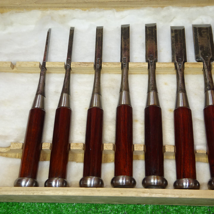 田斎作? 「侊悦」 槌目 10本組鑿 【岩槻店】