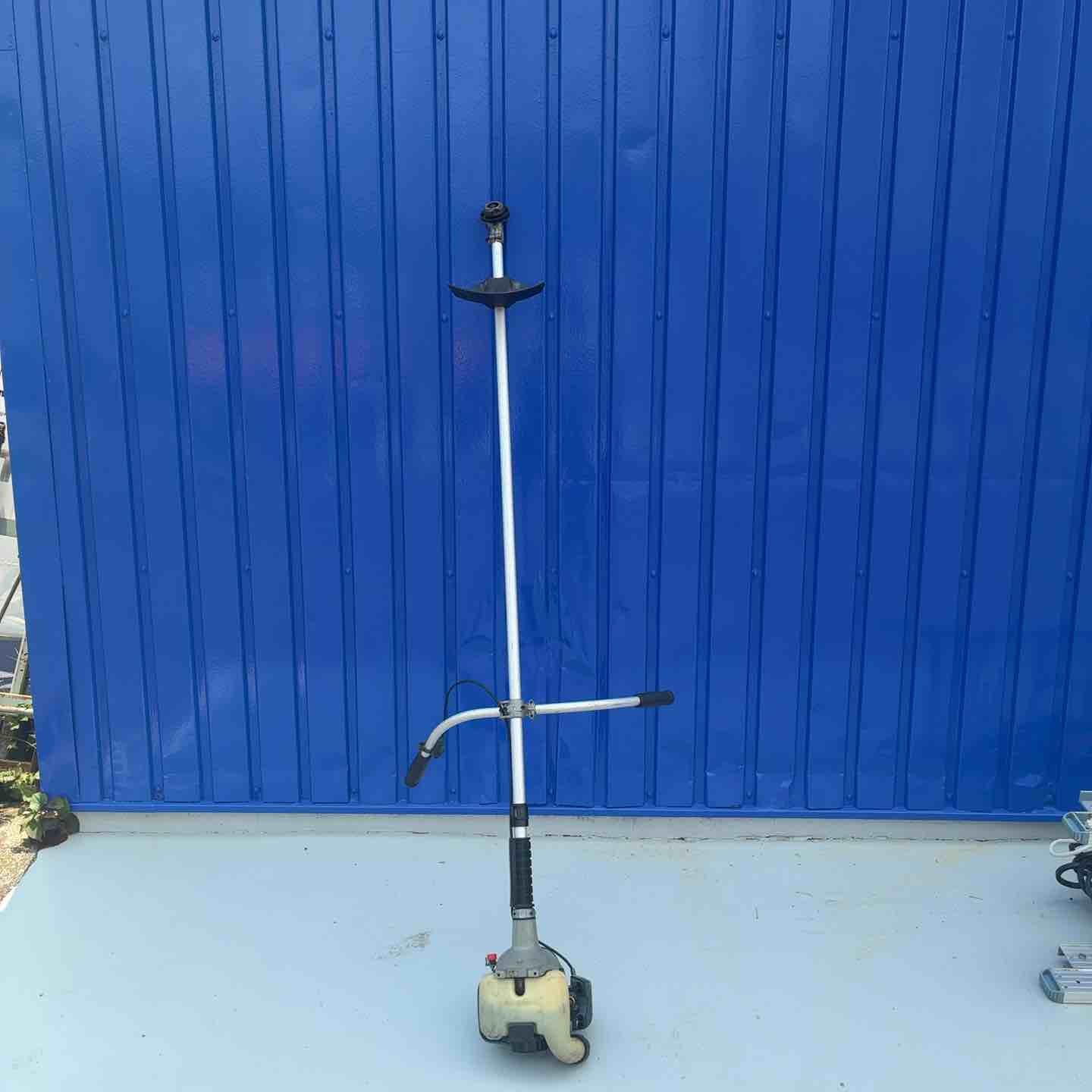 店頭受取り限定】マキタ(makita) エンジン刈払機 MEM264【藤沢店