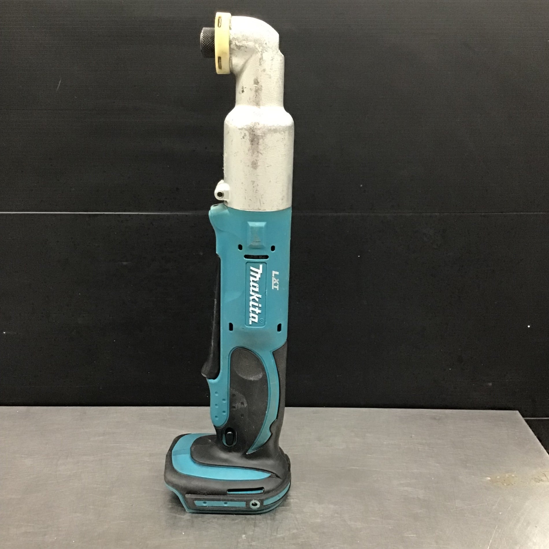 ☆マキタ(makita) 充電式アングルインパクトドライバ 18V TL061DZ