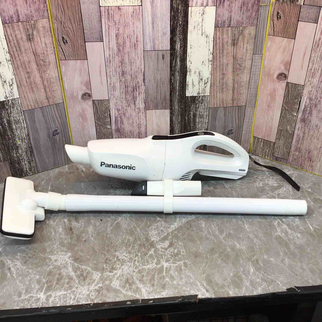 ◇パナソニック(Panasonic) コードレススティッククリーナー  ホワイト 本体のみ EZ37A3-W【八潮店】