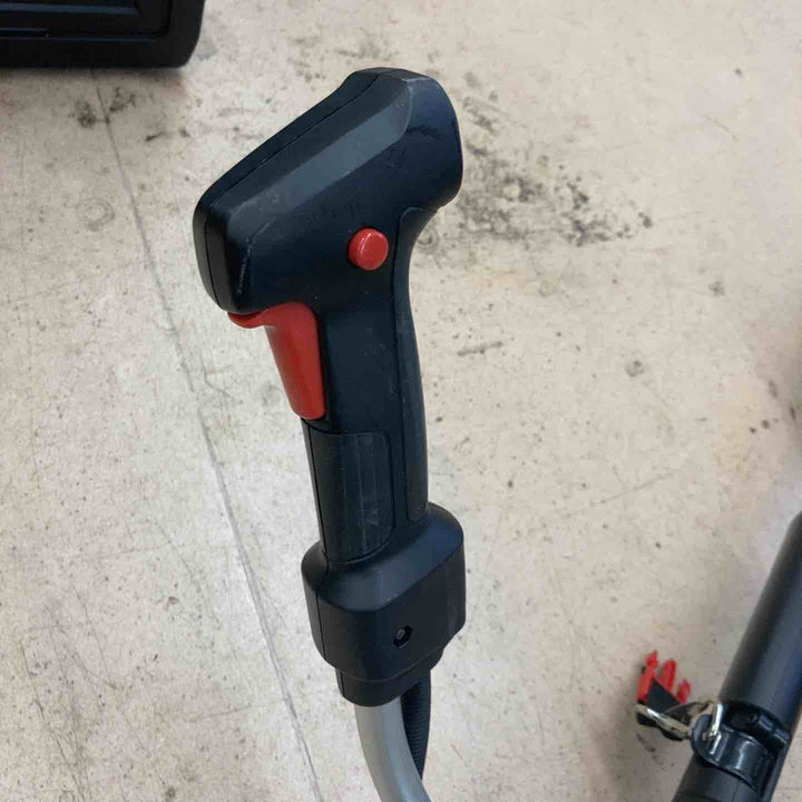 【店頭受取り限定】 マキタ(makita) コードレス刈払機 MUR142UDZ 【東大和店】