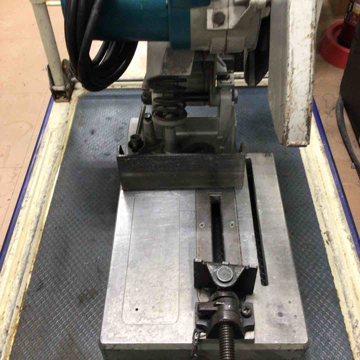 ☆マキタ(makita) 305mmチップソー切断機 LC1200【草加店】