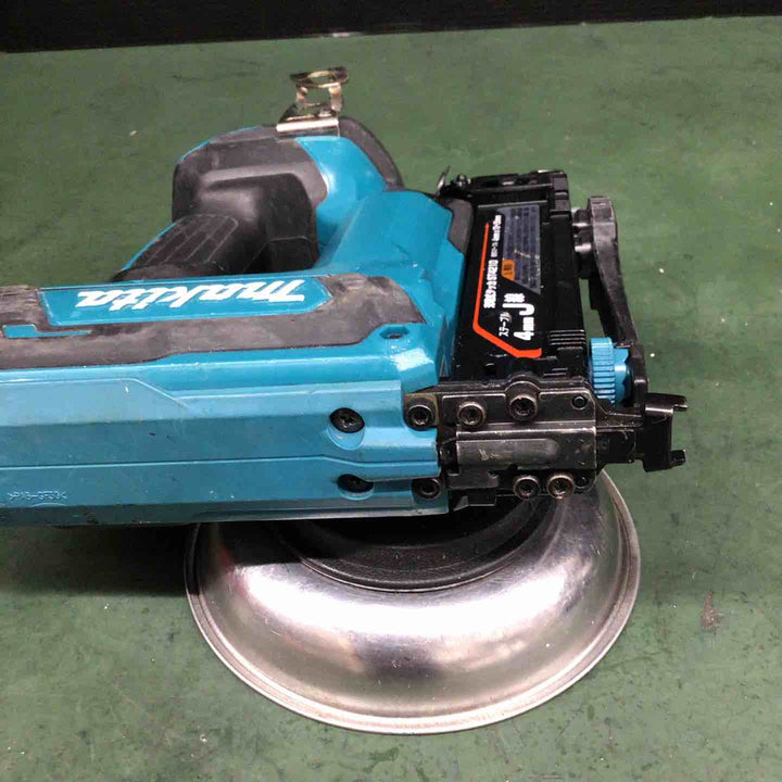 ★マキタ(makita) コードレスタッカー ST421DZ 本体のみ【戸田店】