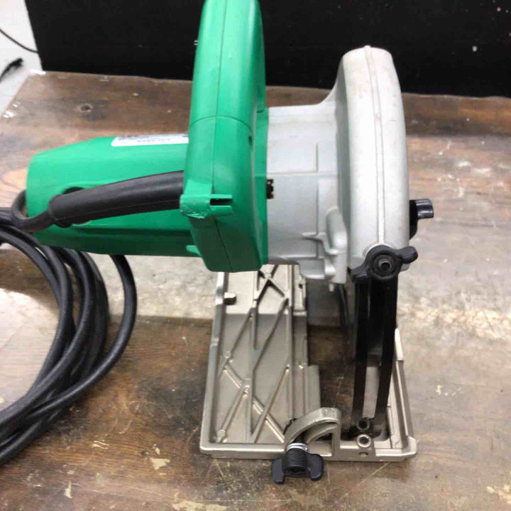 ◇マキタ(makita) 165mm 電気マルノコ M562【戸田店】