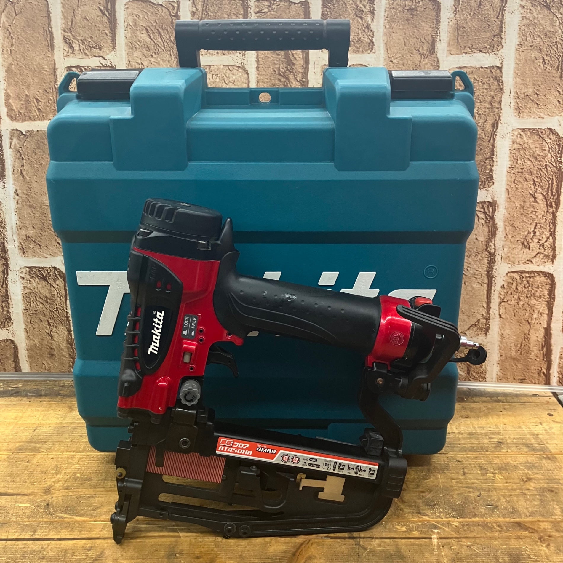 ☆マキタ(makita) 高圧フロアタッカ AT450HA【所沢店】 – アクトツール