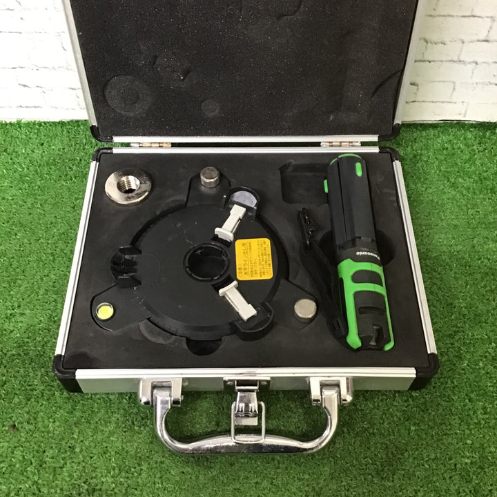 〇パナソニック(Panasonic) レーザー墨出し器 墨出し名人 十字・地墨 BTL1100G【町田店】