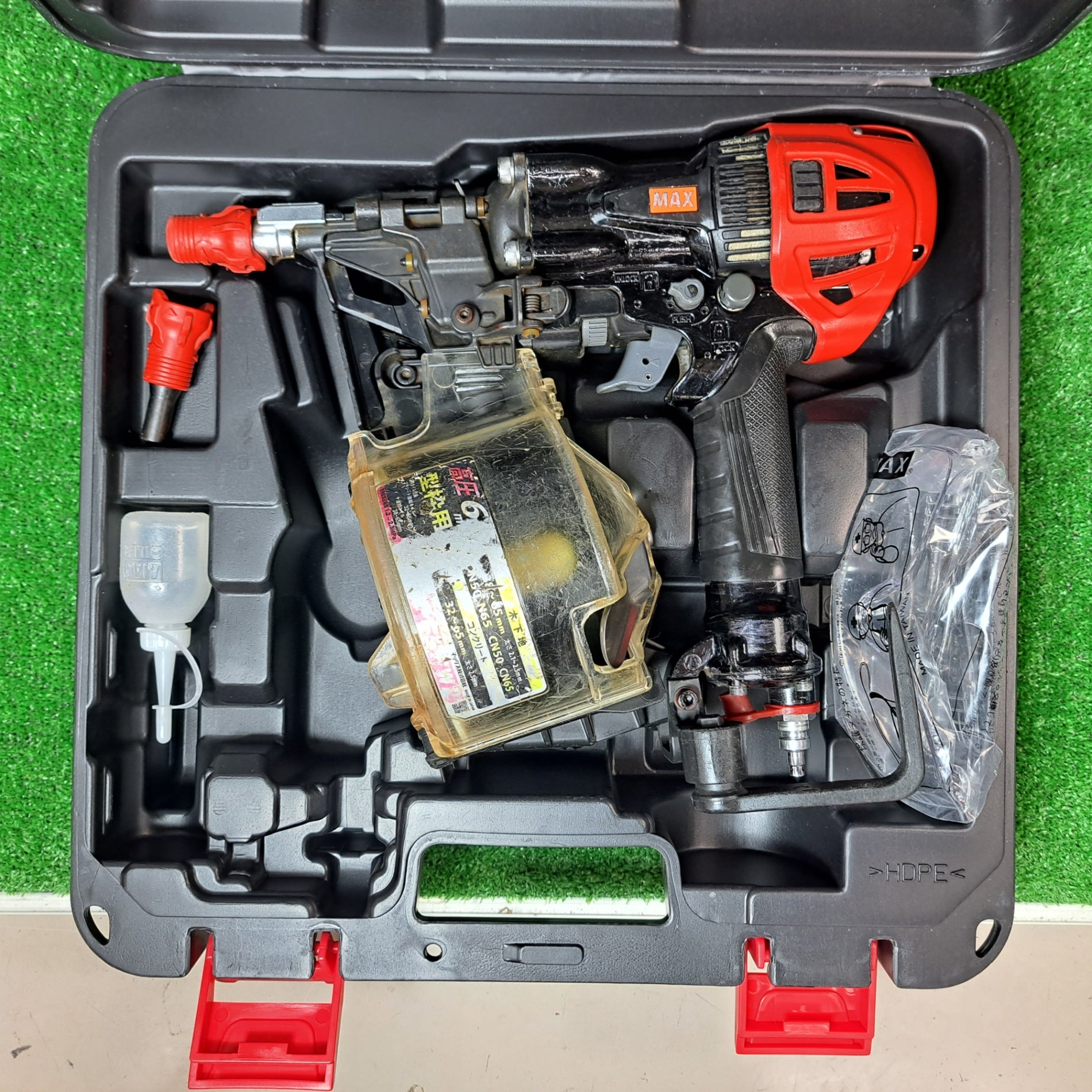 ★マックス(MAX) 高圧エア釘打ち機 HN-65FW1 ※フックが動かない【岩槻店】 ☆マックス(MAX) 高圧エア釘打ち機 HN-65FW1 型枠用【岩槻店