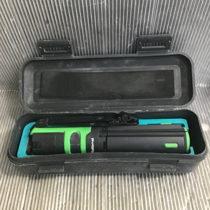 〇パナソニック(Panasonic) レーザー墨出し器 墨出し名人 縦・地墨 BTL1000G【草加店】