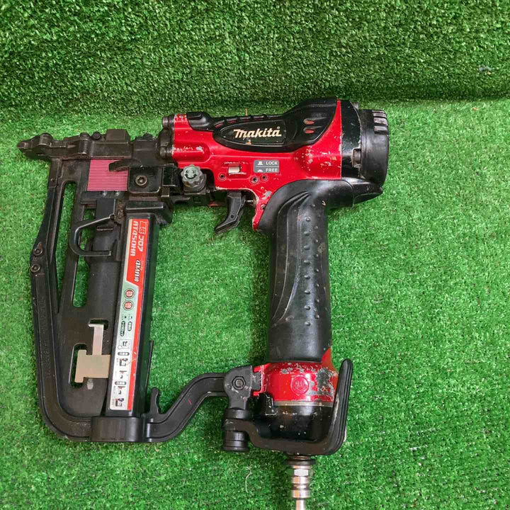 【中古品】マキタ(makita) 高圧フロアタッカ AT450HA 動作確認済み【川越店】