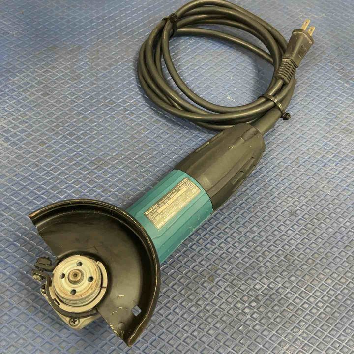 ☆マキタ(makita) 100mmディスクグラインダー GA4031【草加店】