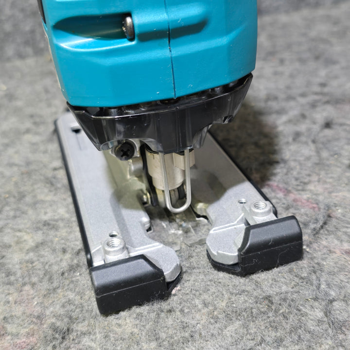 【中古品】マキタ(makita) コードレスジグソー  JV182DRF【桶川店】