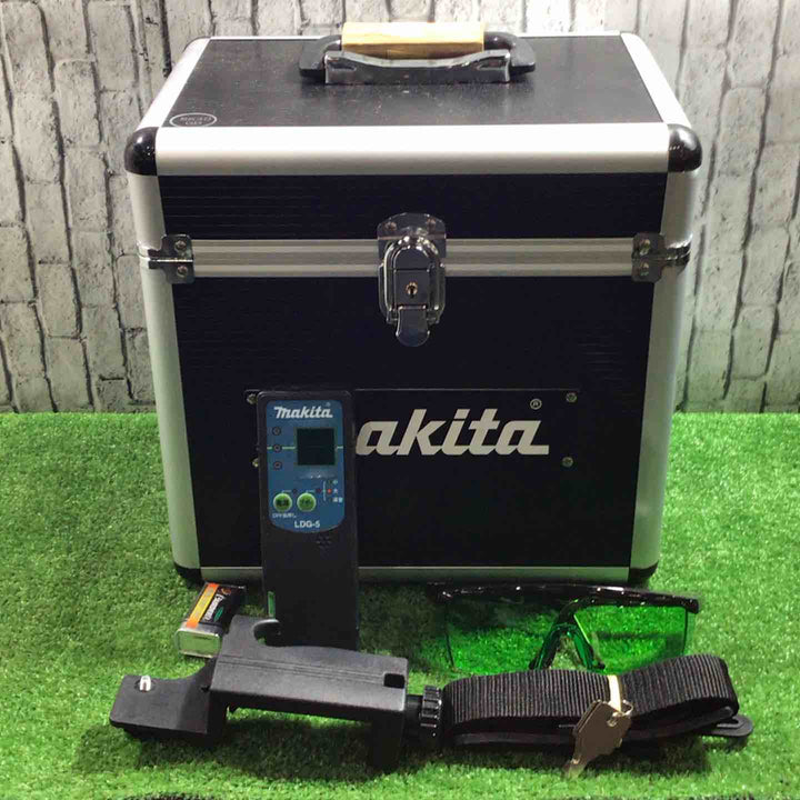 ◇マキタ(makita) グリーンレーザー墨出し器 SK40GD 三脚付き【川口店】