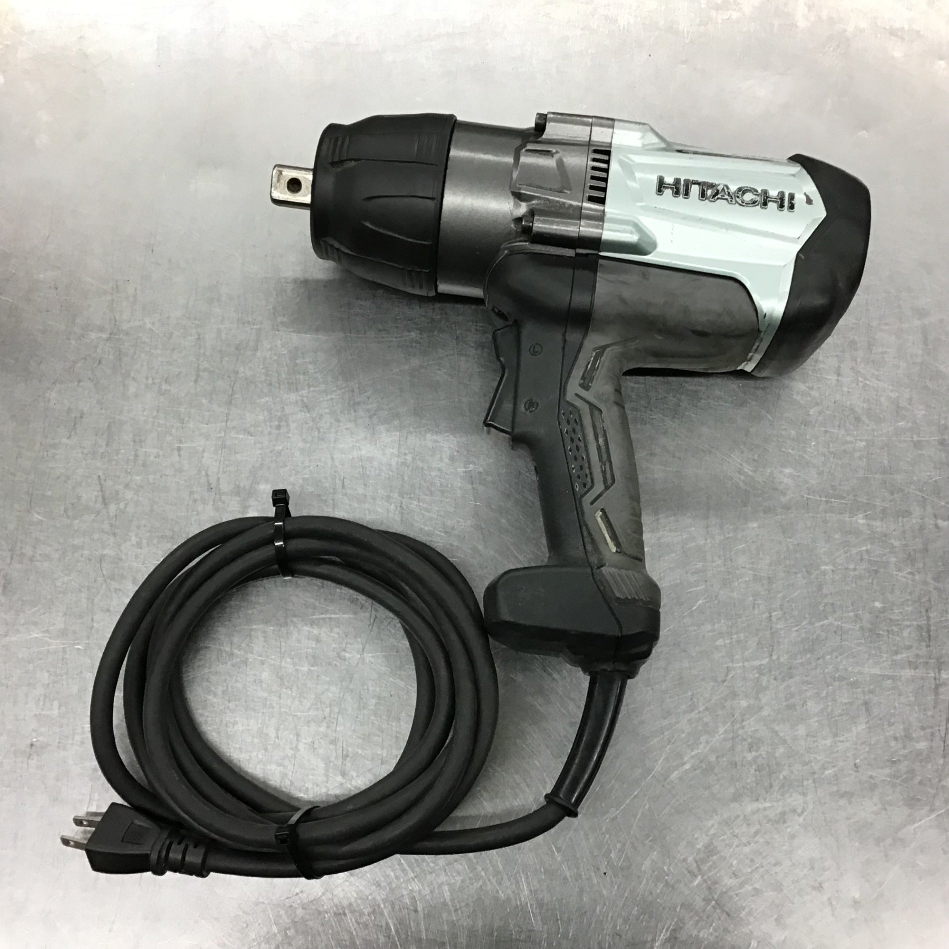 日立 インパクトレンチ WR22SE 中古品 ソケット・ケース付き HITACHI