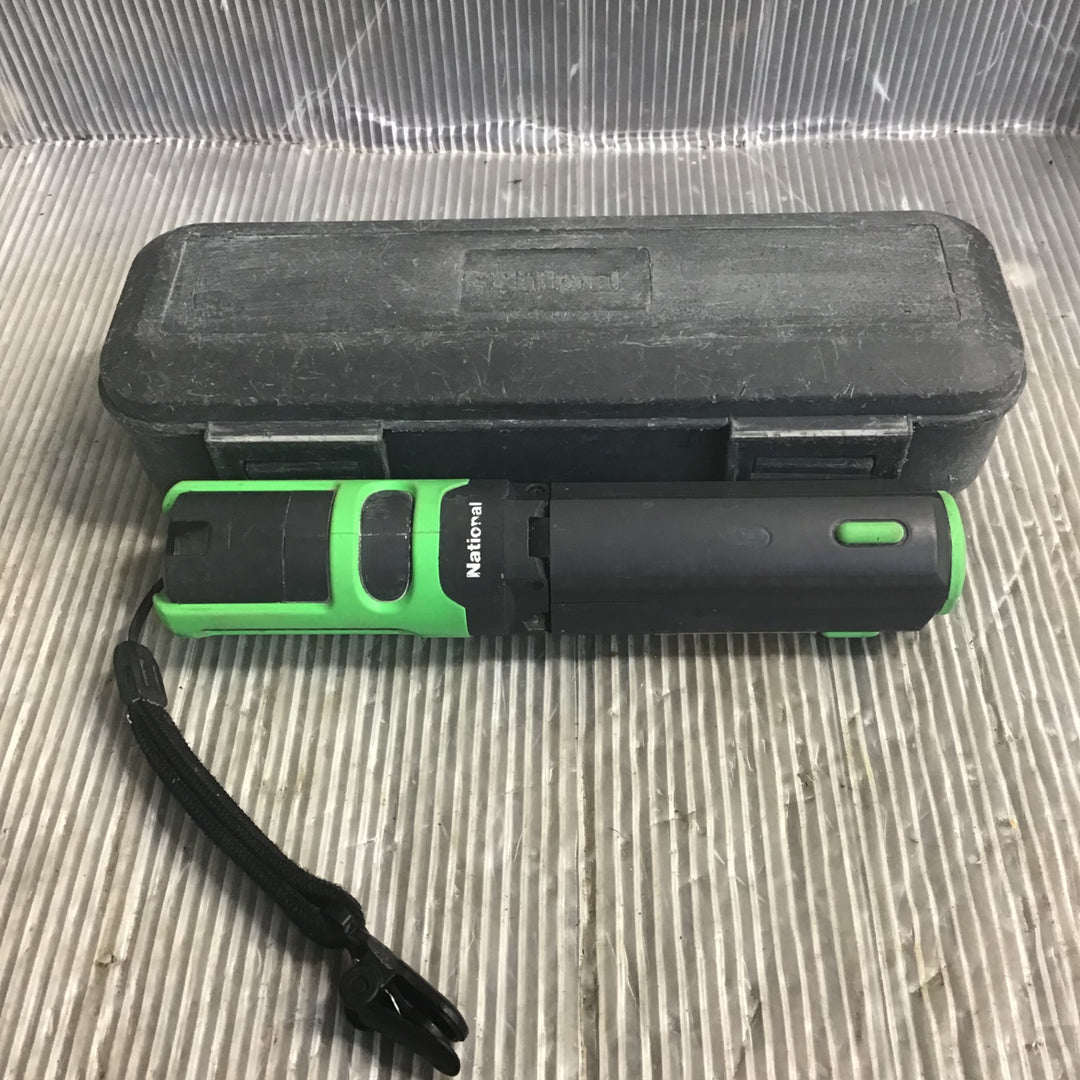 〇パナソニック(Panasonic) レーザー墨出し器 墨出し名人 縦・地墨 BTL1000G【草加店】