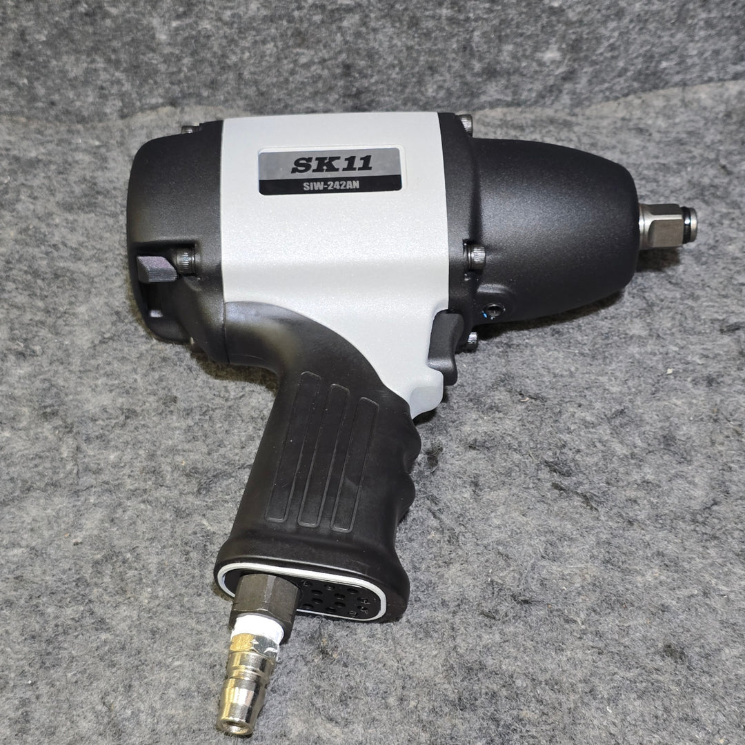 【美品】SK11 強力型エアインパクトレンチ 最大トルク677N・m SIW-242AN 差込角12.7mm(1/2)【桶川店】