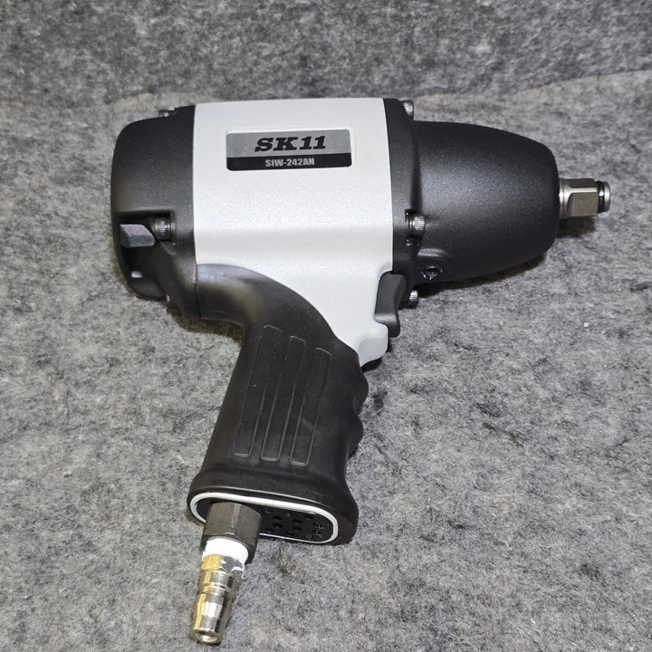 【美品】SK11 強力型エアインパクトレンチ 最大トルク677N・m SIW-242AN 差込角12.7mm(1/2)【桶川店】