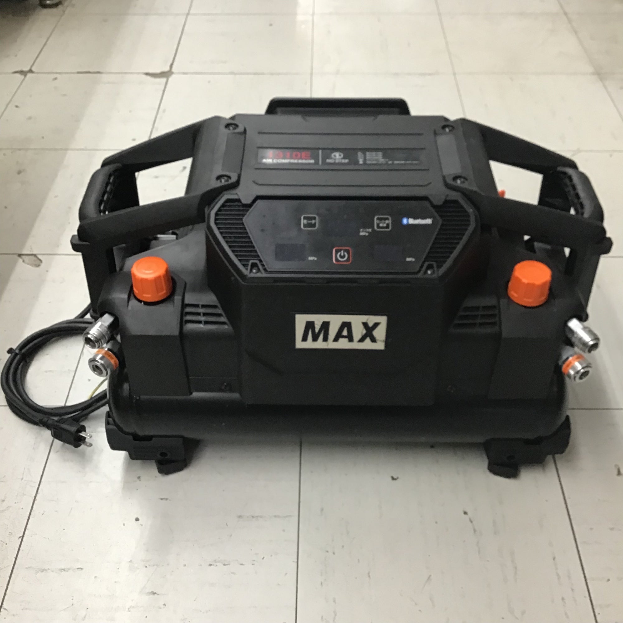 中古品】マックス/MAX エアコンプレッサー AK-HH1310E_ブラック 【鴻巣 