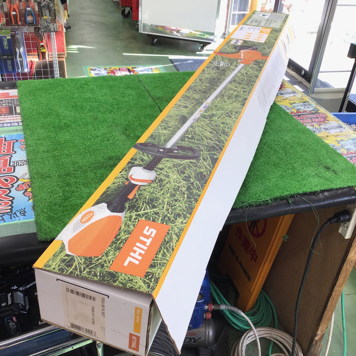 【店頭受取り限定※箱破れあり※】STHIL 36Vバッテリー刈払機 FSA60R 充電器、バッテリ付き【桶川店】
