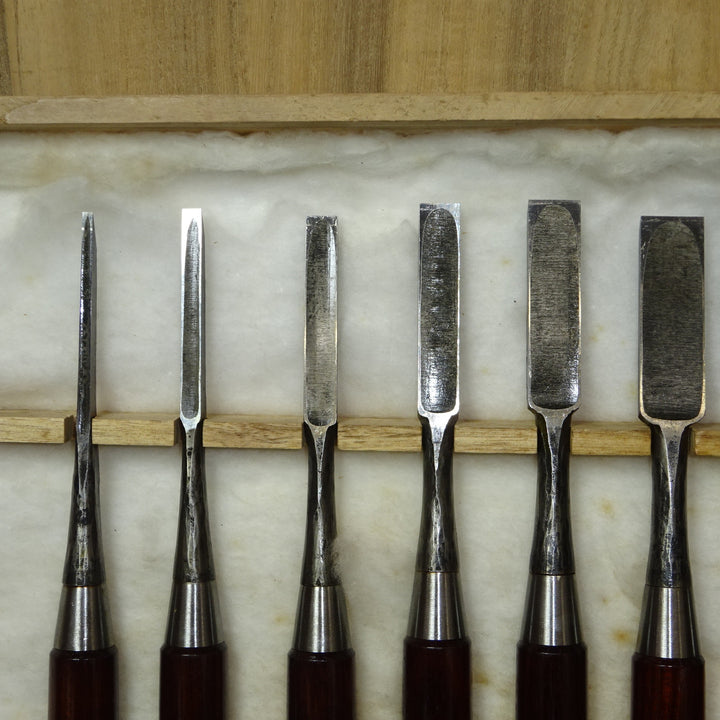 田斎作? 「侊悦」 槌目 10本組鑿 【岩槻店】