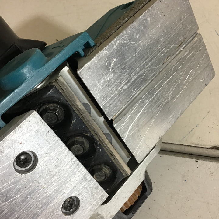 ★マキタ(makita) コードレスカンナ KP180DZ【戸田店】