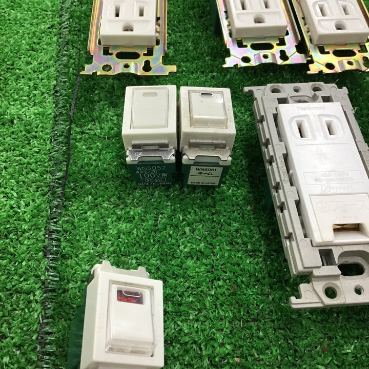 National ナショナル 埋込ホタルスイッチ WN5051 75個 WN5241、コンセントなど混在!【桶川店】
