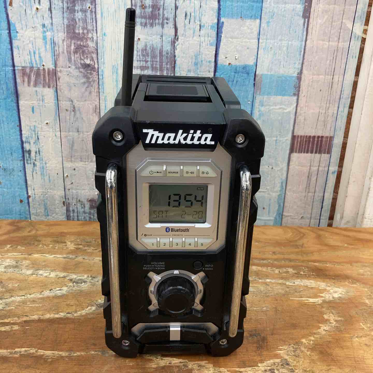 中古品】☆マキタ(makita) コードレスラジオ MR106B Bluetooth搭載【柏