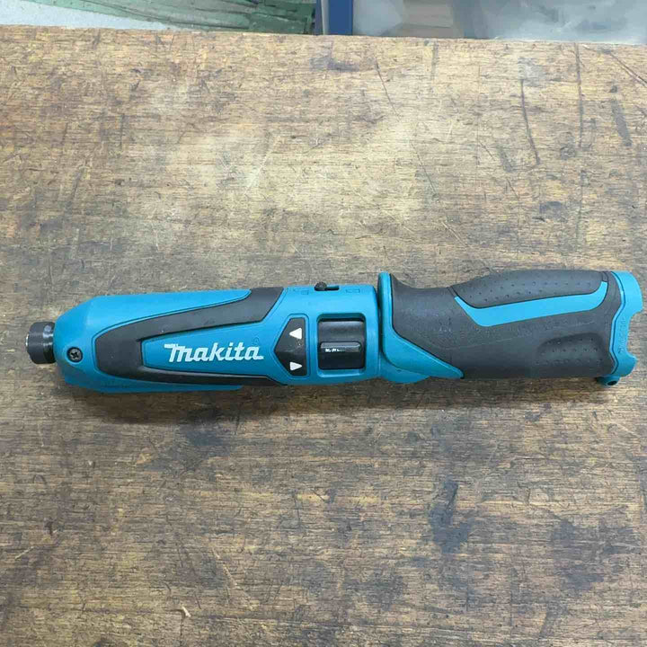 ☆マキタ(makita) コードレスペンインパクトドライバー TD021DZ【八潮店】