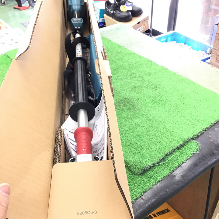 マキタ 40Vmax 充電式ポールヘッジトリマ  MUN001GZ 本体のみ【桶川店】